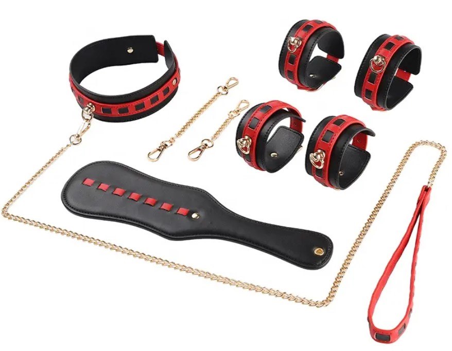 BDSM SET 4 PIECES MAGNIFICENT LOOK